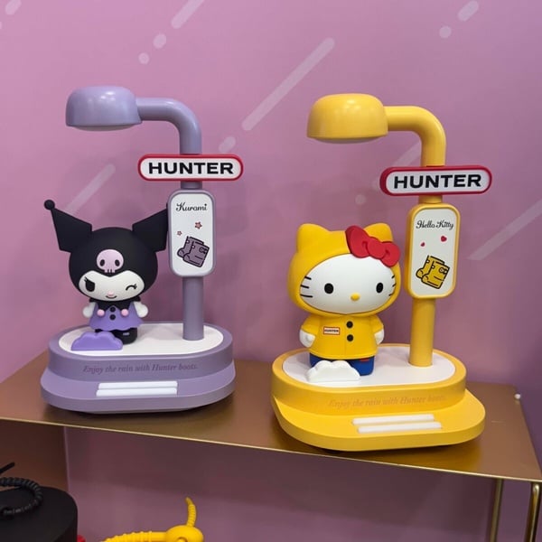 7-11 x HUNTER x 三麗鷗 限量立體公仔路燈手機座，Hello Kitty 或酷洛米造型，方便追劇使用