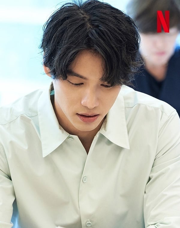 Netflix《這份愛可以翻譯嗎?》劇情看點：金宣虎天才翻譯員，