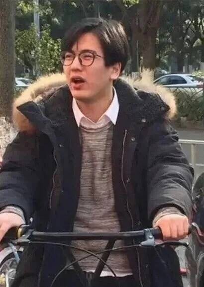 5位2025人氣陸劇男主舊照！辛雲來沒變，白敬亭、張凌赫變帥了，陳飛宇是整容級減肥！