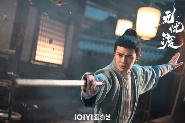2025陸劇6位男主舊照！《無憂渡》任嘉倫沒變，《難哄》白敬亭變帥了，張凌赫差最大！