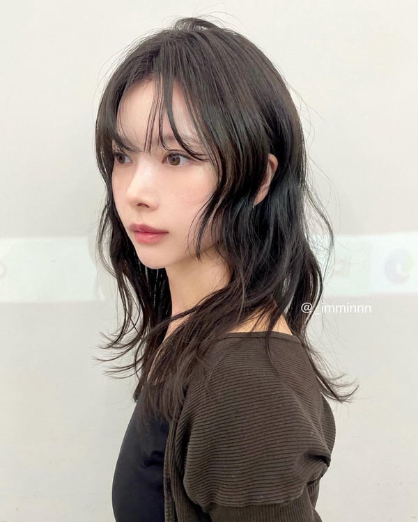 法式瀏海是什麼？2025法式瀏海範本15款：適合臉型、短中長髮