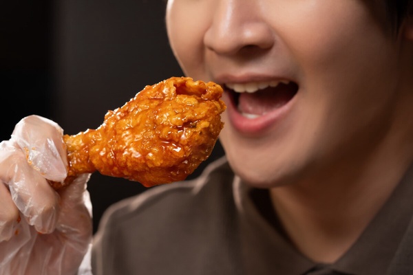 麥當勞新品！麥當勞新品「韓風甜辣炸雞腿、韓風甜辣雞腿堡」4/23~5/20開賣！