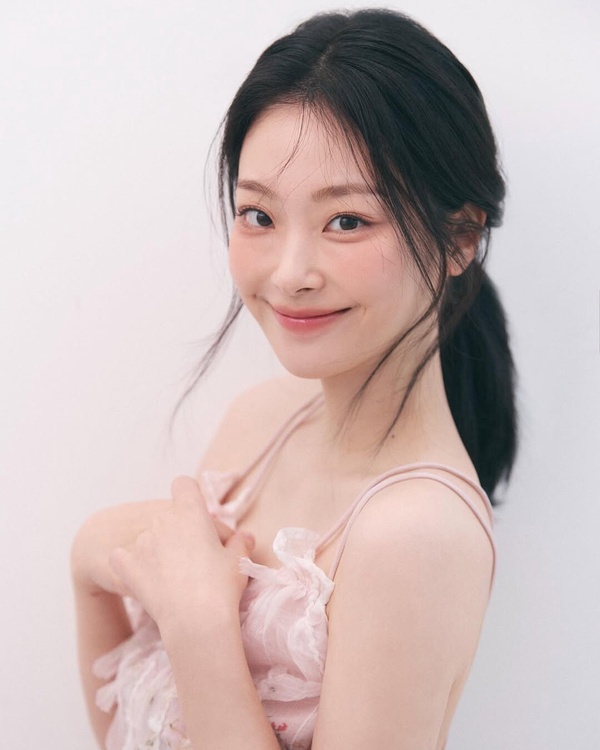 崔熙真個人 IG 照片，展現「網路劇女神」的魅力。
