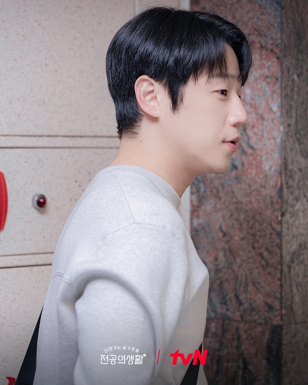 Netflix《機智住院醫生生活》演員介紹！高允貞和申詩雅都是怪物新人，她竟是百想影后