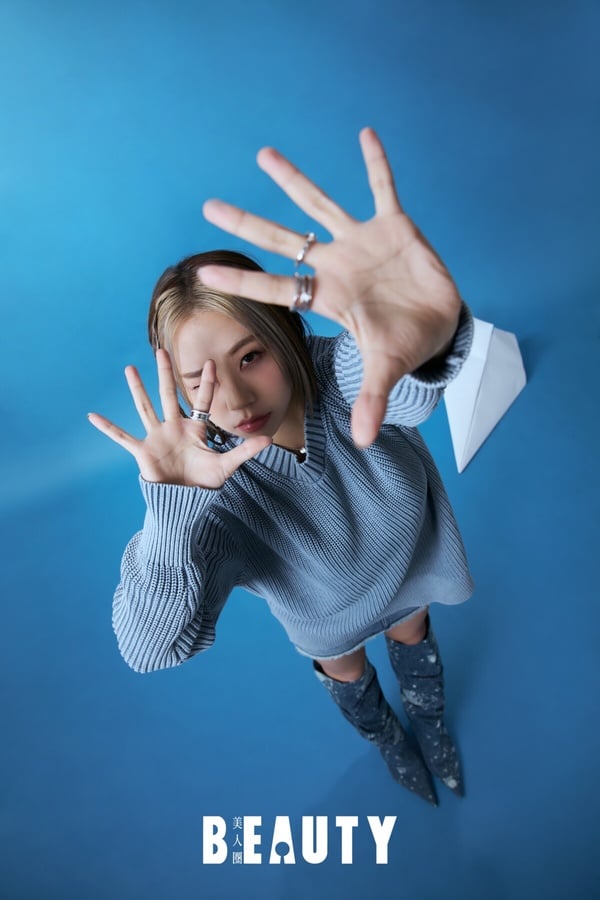 在舞台用撕裂音炸翻全場，在感情用宵夜說愛你，無敵新星艾薇：她不是樂觀，是很勇敢！