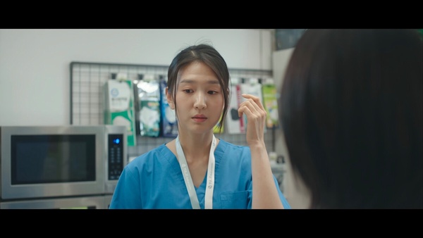 《機智住院醫生生活》明恩媛6大惱人行為：說謊欺負新人，講話陰陽怪氣超討厭！