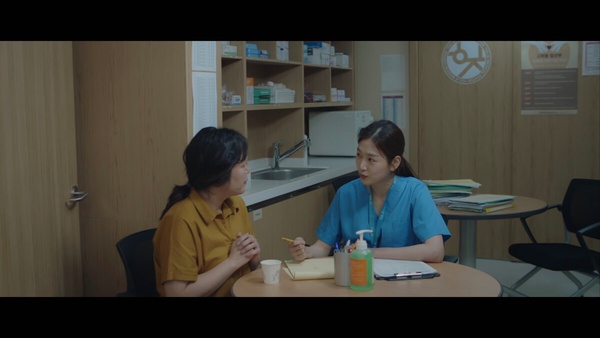 《機智住院醫生生活》明恩媛6大惱人行為：說謊欺負新人，講話陰陽怪氣超討厭！