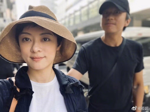 《蠻好的人生》劇情講述講述「保險女王」胡曼黎被渣夫背叛，事業也迎來危機，展開的大女主逆襲故事。