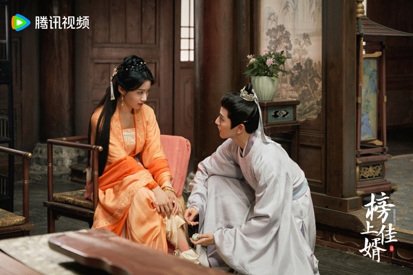 盧昱曉古裝扮相甜美可愛
