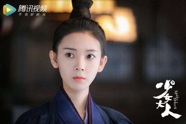 陳瑤在《少女大人》的英氣古裝