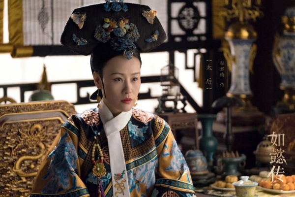 鄔君梅在《如懿傳》中飾演的甄嬛氣場強大