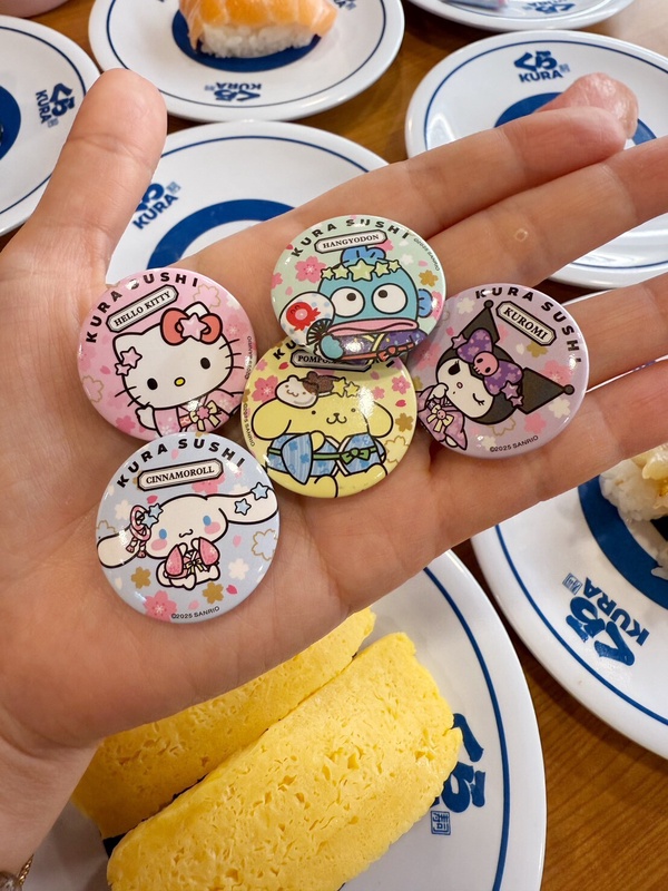 有Kitty！藏壽司Ｘ三麗鷗扭蛋5/9登場，Kitty、酷洛米、布丁狗都有再送環保杯、旅行袋