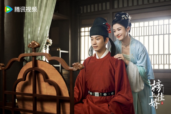 《榜上佳婿》找來《御賜小仵作》王子奇和《五福臨門》盧昱曉搭檔，這部播得沒什麼水花，熱度很低，但其實可以一看！《榜上佳婿》是腹黑狀元vs.失憶千金的設定，第一集男女主角就因為誤會成婚、決裂，但後期有三角修羅場，追妻火葬場，越到後面越甜！是可以輕鬆看的下飯小甜劇。