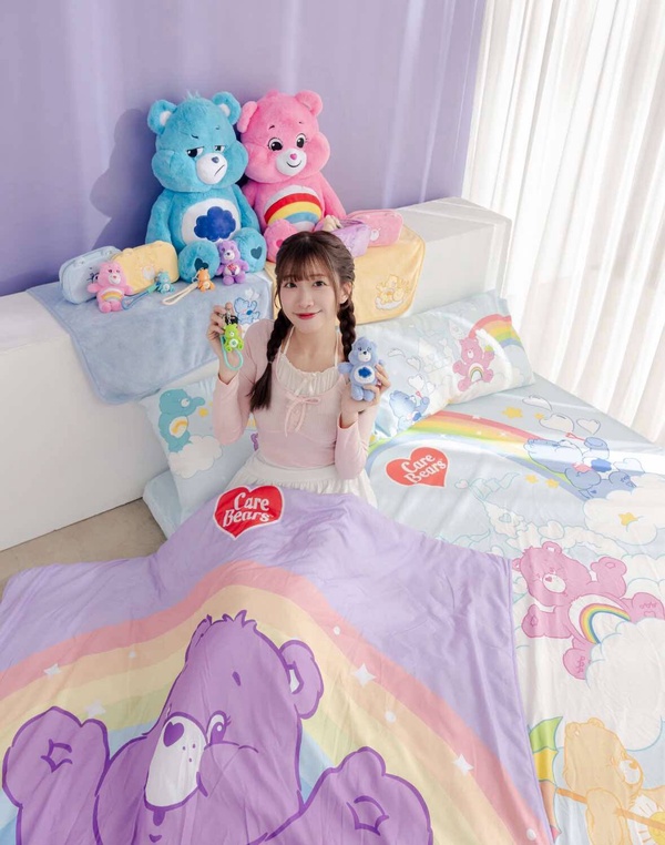 7-11「Care Bears」集點！絨毛吊飾、三用翻轉抱枕、登機箱、招財貓公仔等35款一次看