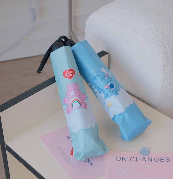 7-11「Care Bears」集點！絨毛吊飾、三用翻轉抱枕、登機箱、招財貓公仔等35款一次看