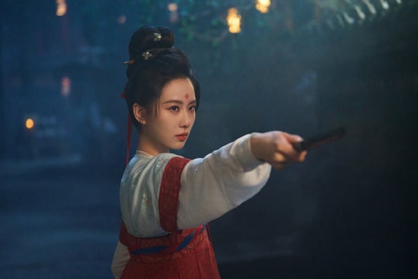 劉詩詩在《掌心》劇照，展現大女主風範