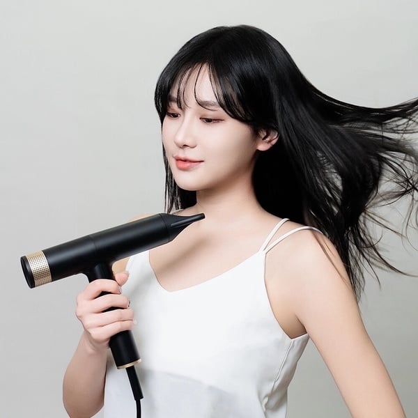 Dyson Dyson Supersonic r™精準造型輕量吹風機，NT$14,900