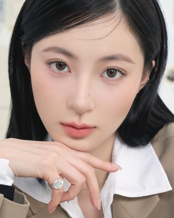 減齡感眉毛畫法，髮色淡一度最剛好