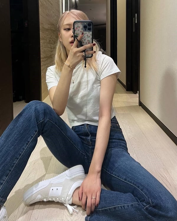 衣服出現黃斑、泛黃怎麼辦？超實用5招清潔方法，白色衣服從此潔白不發黃，白得很有感