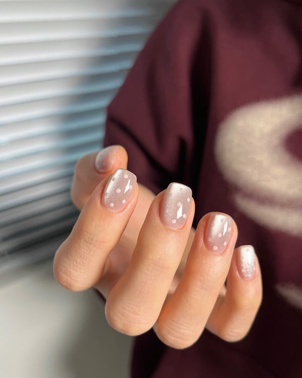 波點美甲範本5：晶透貓眼