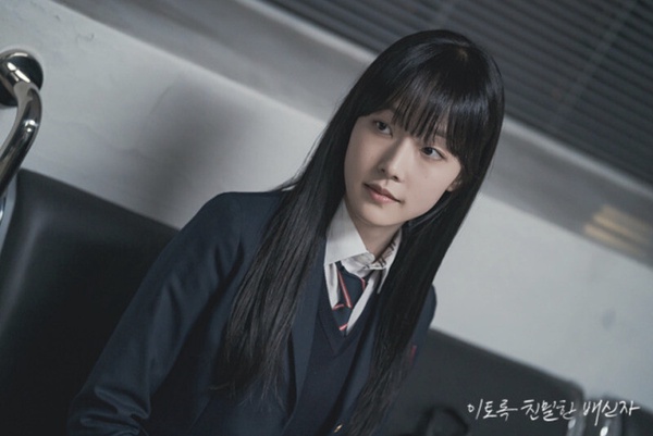 第61屆百想評選過程公開：金泰梨壓倒性奪視后，《苦盡柑來遇見你》的「他」全票通過！