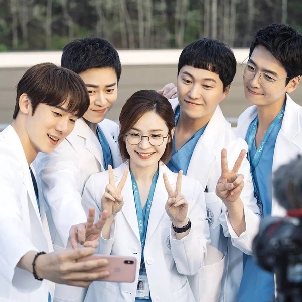 日票選「最感人」韓劇TOP10！金惠子《耀眼》第6輸IU《我的大叔》，它打敗《機醫》奪冠