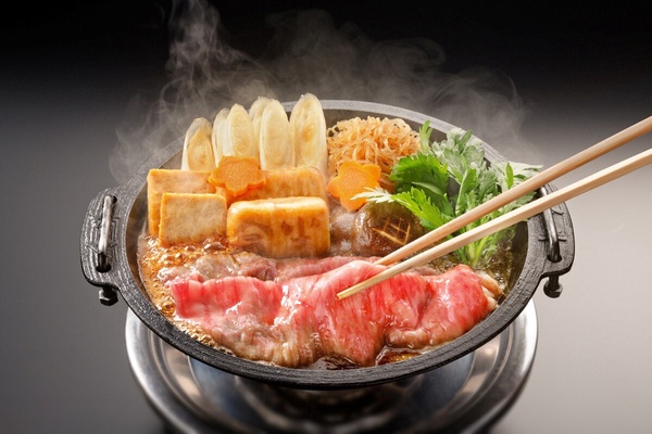 日本必吃百年壽喜燒名店「人形町今半」5/22起首度登台！頂級牛肉+專人服務一生必吃