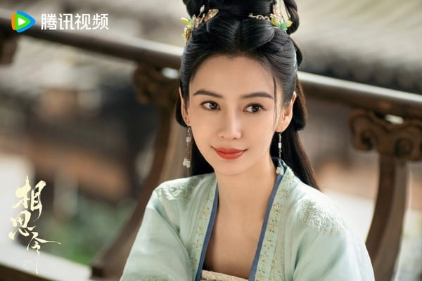 楊穎今年已經默默上檔了《相思令》和《漫影尋蹤‎》兩部陸劇，兩部的評分都不及格，也都播得很默默。古裝劇《相思令》找來楊穎和宋威龍搭檔，兩人顏值依然在線，楊穎在劇裡有很多異域古裝都很美呢！只是觀眾對於他們的演技都沒什麼期待。《相思令》豆瓣評分也僅5.2。