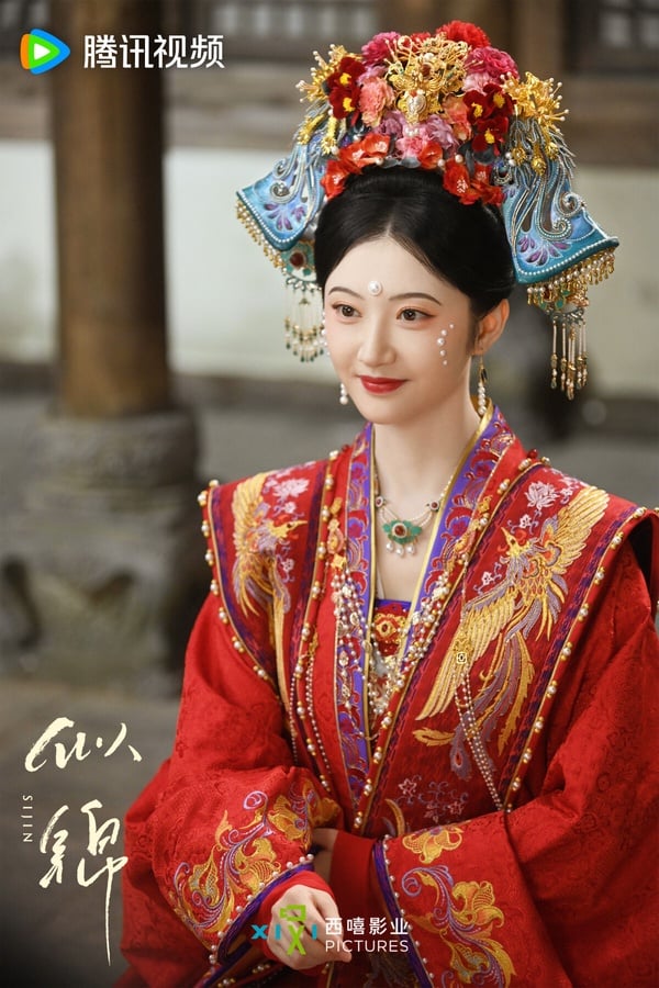 景甜、張晚意主演的《似錦》和《墨雨雲間》、《雁回時》、《九重紫》一樣都是重生小說改編，但《似錦》的劇情評價是這幾部最差的。《似錦》有重生劇的爽感，但細節少了鋪墊，製作質感和造型一般般。景甜的古裝扮相依然美，劇情就比較可惜。