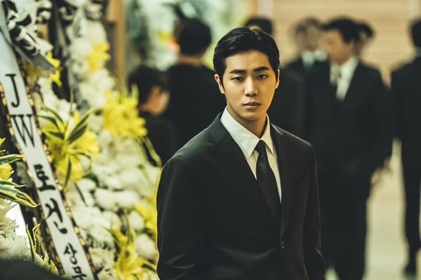 Netflix《無赦之仇》劇情看點＆角色介紹：蘇志燮化身西裝暴徒，替李浚赫展開血腥復仇