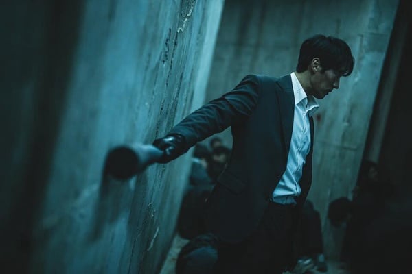 Netflix《無赦之仇》劇情看點＆角色介紹：蘇志燮化身西裝暴徒，替李浚赫展開血腥復仇