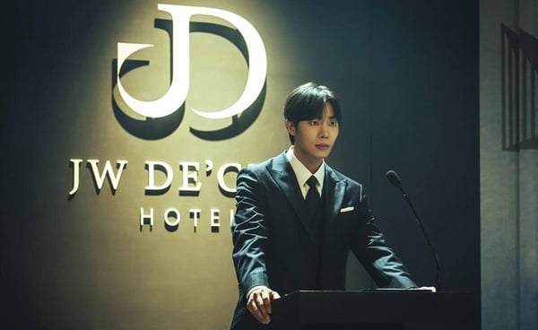 Netflix《無赦之仇》劇情看點＆角色介紹：蘇志燮化身西裝暴徒，替李浚赫展開血腥復仇