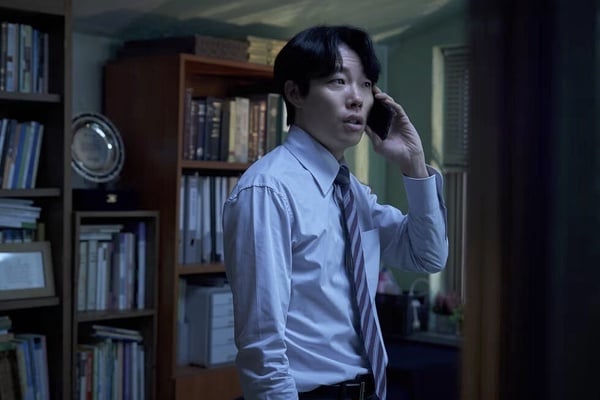 Netflix懸疑驚悚片《來自誰的啟示》：扭曲信仰下的犯罪故事
