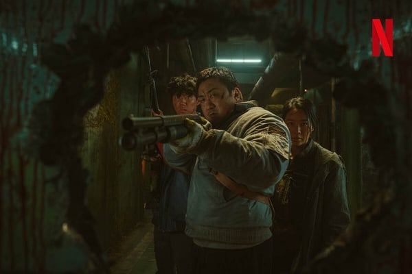 Netflix電影《烏有之地》：最強大叔殺爆全場