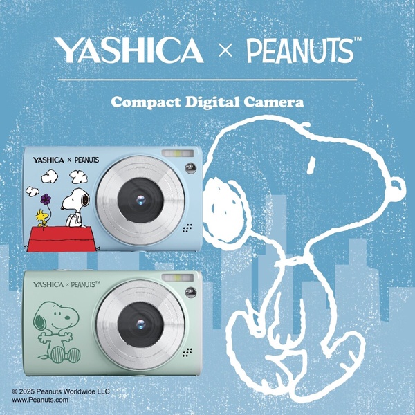 YASHICA x PEANUTS™ 聯名系列，展示兩款不同配色的史努比限定版相機。