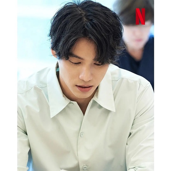 日本男星福士蒼汰特別出演Netflix韓劇《這份愛可以翻譯嗎？》劇照