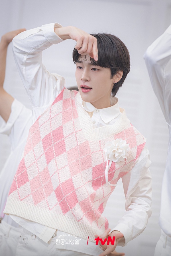 HI-BOYZ 男團照，展現帥氣舞台魅力