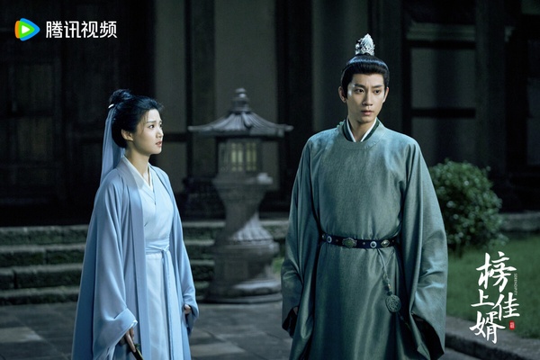 《榜上佳婿》是腹黑狀元vs.失憶千金的設定，第一集男女主角就因為誤會成婚、決裂，但後期有三角修羅場和追妻火葬場。《榜上佳婿》劇情其實有亮點，節奏也流暢，但這部劇卻播得很默默。兩位主演都不是收視號召力很高的演員，因此《榜上佳婿》討論度一直很低迷。