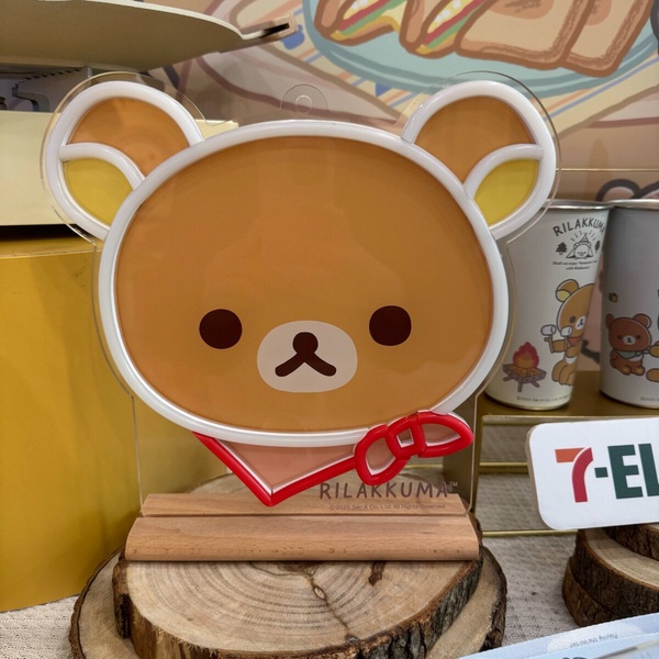  7-11 拉拉熊野餐露營系列 - 拉拉熊造型霓虹燈，可掛牆或擺放桌面，營造溫馨氛圍