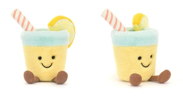 Jellycat 檸檬汁絨毛娃娃，黃色杯身、藍色杯蓋，附吸管和檸檬片，造型逼真可愛