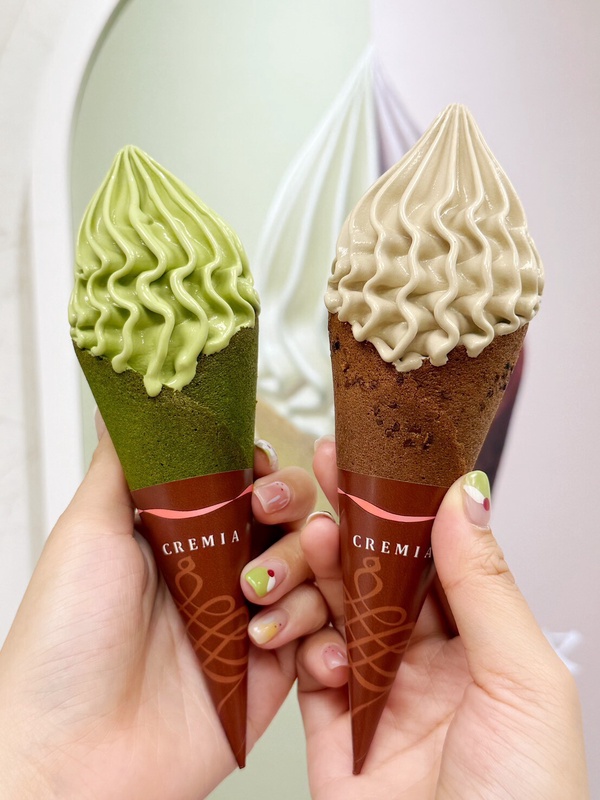 CREMIA推抹茶、焙茶雙茶霜淇淋
