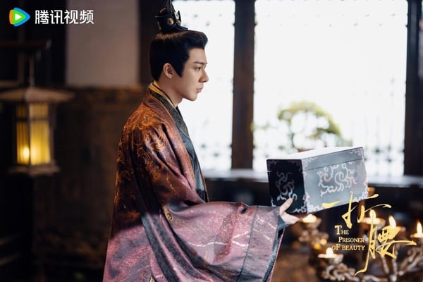 魏劭的成長背景與孫策相似，引人聯想