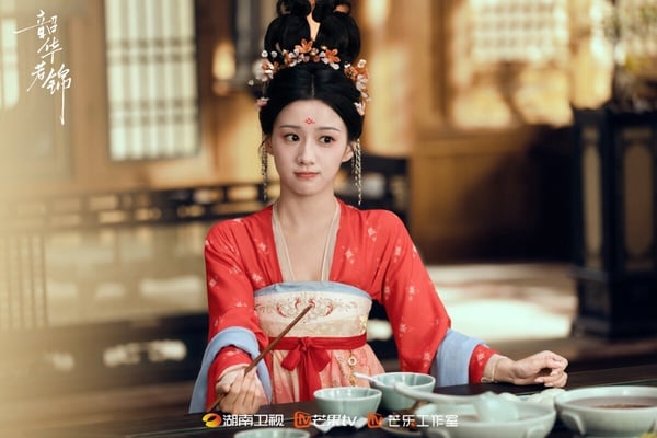 《韶華若錦》劇照：包上恩飾演的明檀，溫婉嫻靜，氣質出眾。