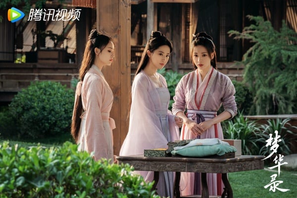 劉亦菲在《夢華錄》中飾演趙盼兒。