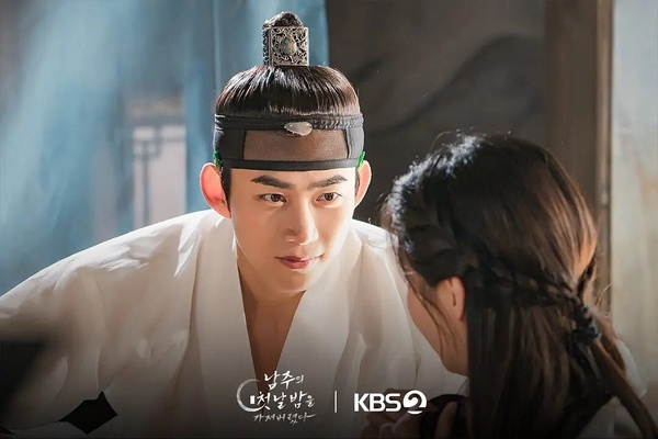 我奪走了公爵的初夜 劇照：玉澤演飾演的公爵展現貴族氣質