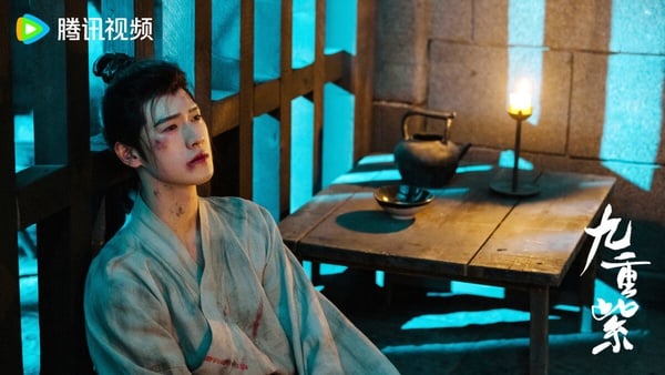 李昀銳是去年以《九重紫》新竄火的古裝男神，他在《九重紫》飾演少年將軍宋墨。宋墨前世家破人亡，一生只為復仇，年紀輕輕就白了頭。第二世在重生後的竇昭的幫助下，宋墨改變作法，小心蟄伏，一邊復仇，一邊也與竇昭墜入愛河。