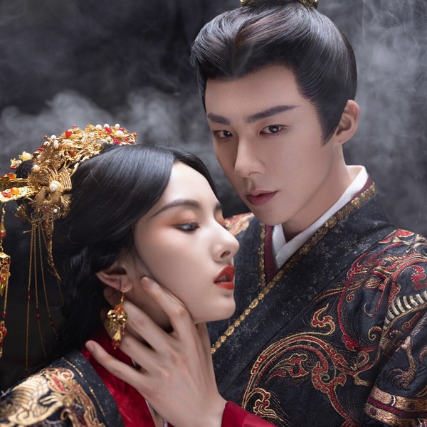 不同於傳統紅色，《折腰》宋祖兒的黑紅婚服造型，獨具特色