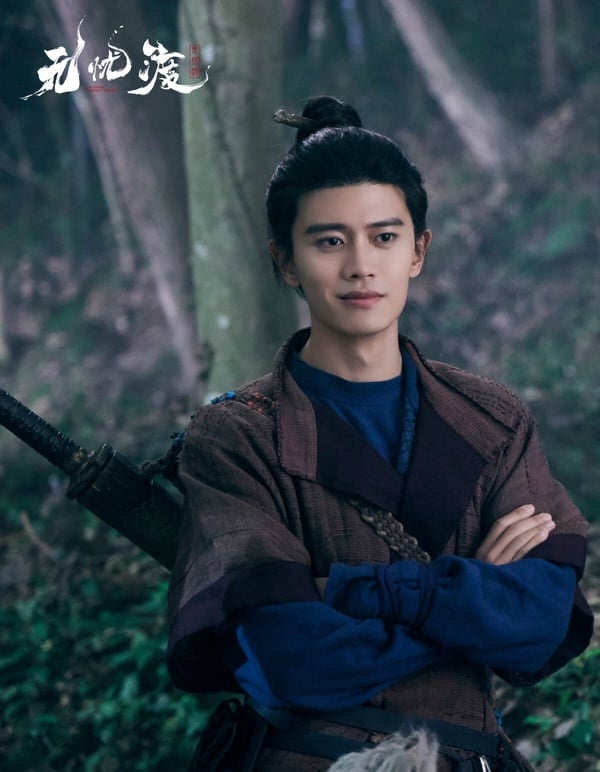 任嘉倫在《無憂渡》的古裝造型也很受好評！《無憂渡》任嘉倫飾演的久宣夜是個捉妖師，表面高冷又毒舌，卻背負著滅門慘痛。認識半夏之後，兩人在人妖共存的世界共同經歷各種奇情懸案。
