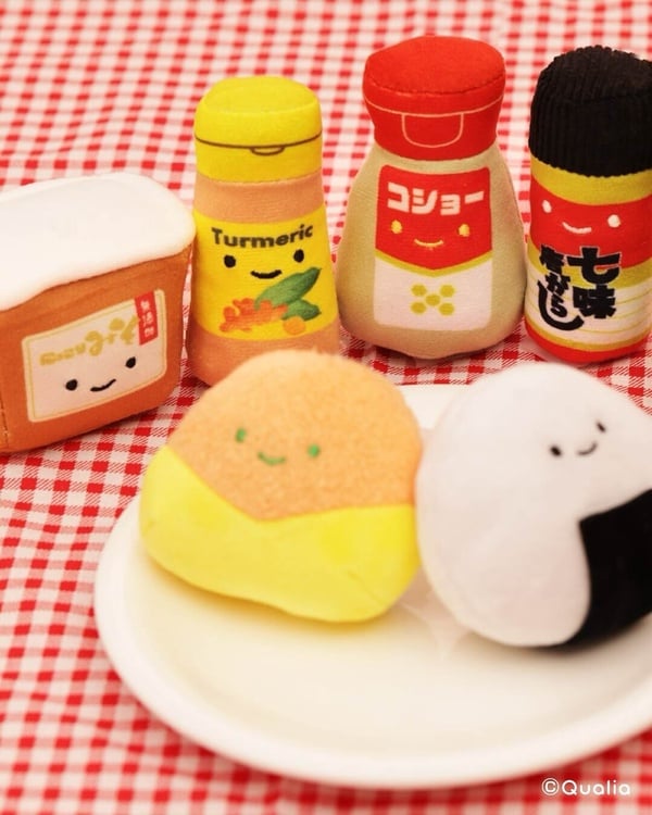 日本必買「Jellycat平替版」扭蛋爆紅！關東煮、御飯團全都變娃娃，價格僅台幣80元！