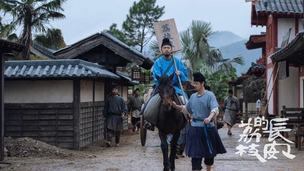 《長安的荔枝》開播熱度暴衝！雷佳音、岳雲鵬演「官場打工人」，社畜必看的職場喜劇